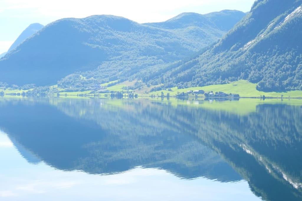 Apartment With Lake View In Jolster Ardal  Exterior photo